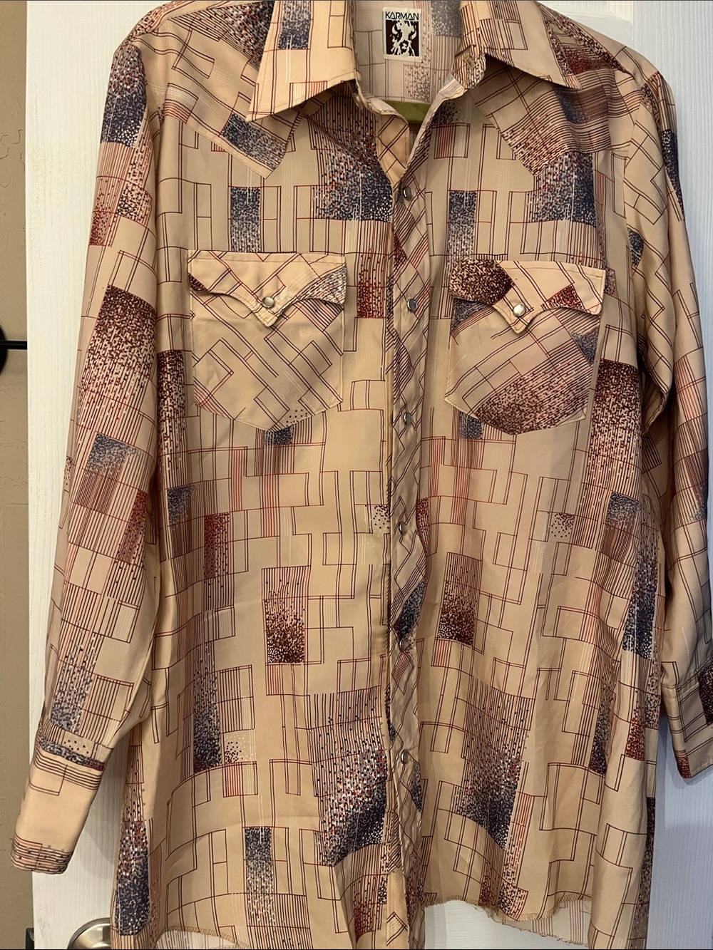 KARMAN Men’s Long Snap Sleeve Snap Down Shirt
Size S